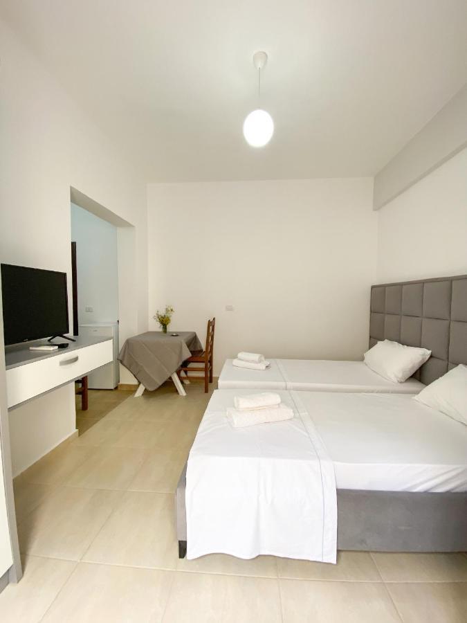 Family Apartments Himara Exterior foto